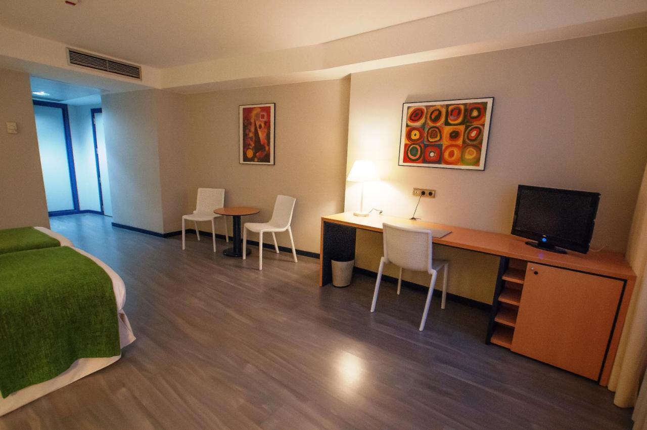 Hotel Ibis Styles Zaragoza Ramiro I Pokoj fotografie